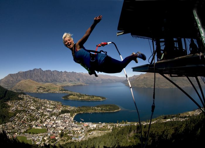 Bungy jumping in Queenstown, New Zealand