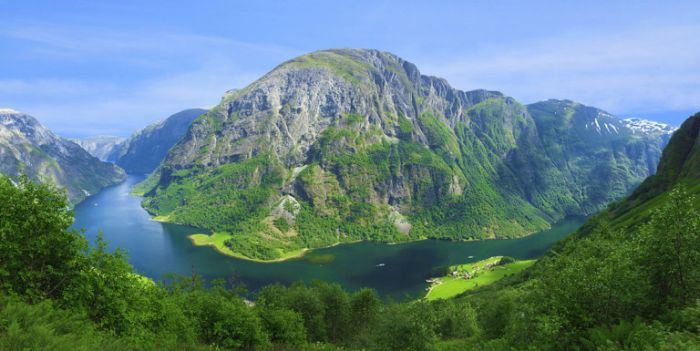 Panoramic views of the Nærøyfjorden from Rimstigen