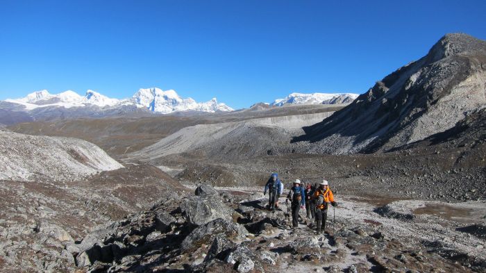 Heading towards Rinchenzoe La - The Snowman Trek, Bhutan 