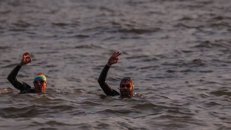 Kerran and Graham swim across Scotland