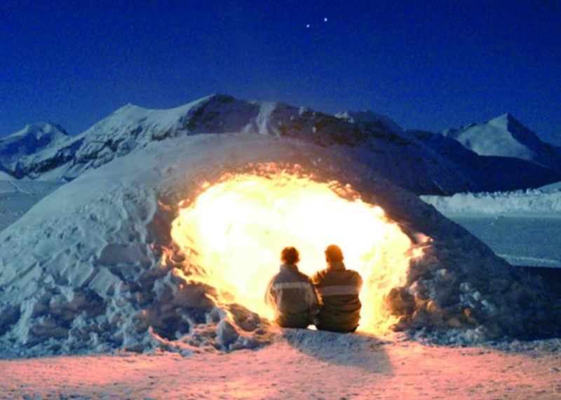 Igloo building in the French Alps