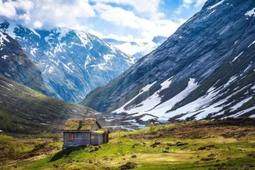 Wooden cabin in the mountains