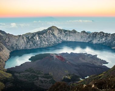 mount rinjani best hikes outside of europe