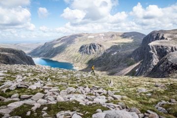 hiking ben macdui in the cairngorms