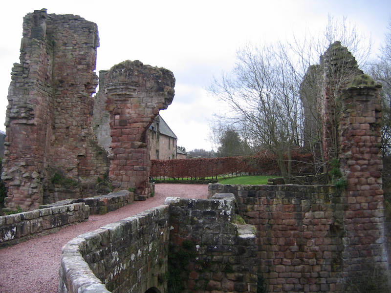 roslin castle in autumn - best cold weather walks in scotland