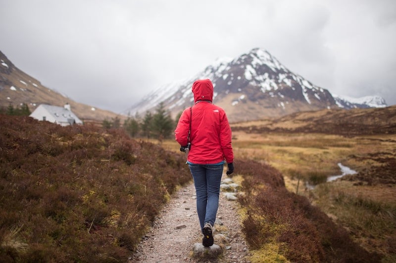 best ways to keep warm when hiking outside