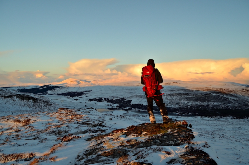 ways to keep warm on a winter hike