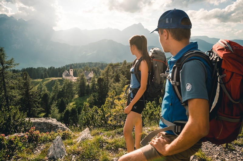 hike to the snow cave alta badia 