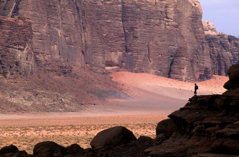 Wadi Rum desert trekking best hiking in jordan