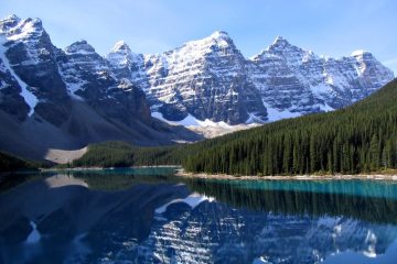 Moraine lake best adventures in the Americas