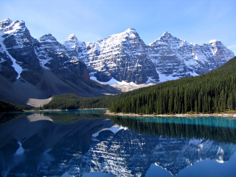 Moraine lake best adventures in the Americas