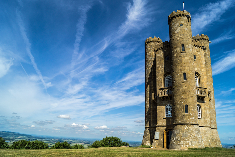 Broadway Tower walk, one of the most famous Cotswolds walks for excellent scenery