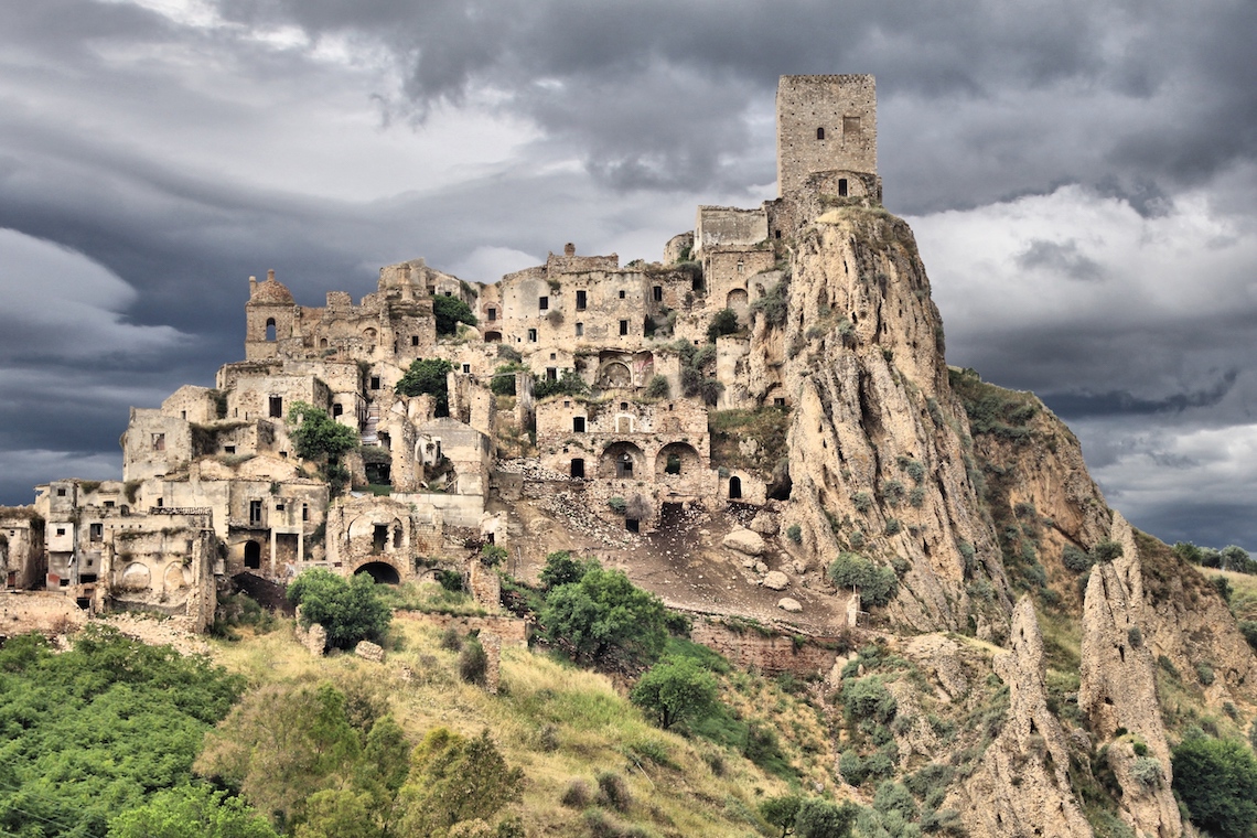 ghost town of craco, a visit is one of the best adventures in Southern italy