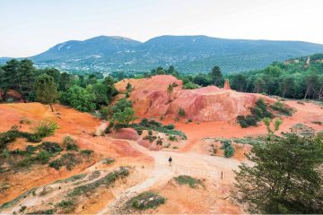 Ochres trail best hikes in the luberon