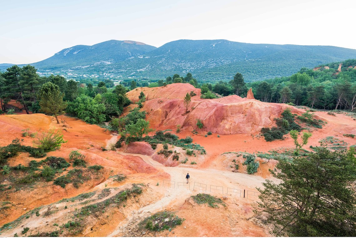 Ochres trail best hikes in the luberon