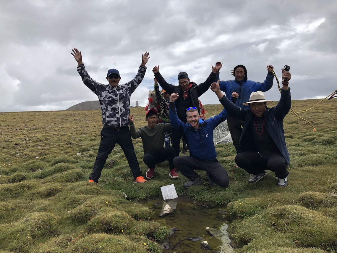 People cheering with Ash Dykes - mission yangtze