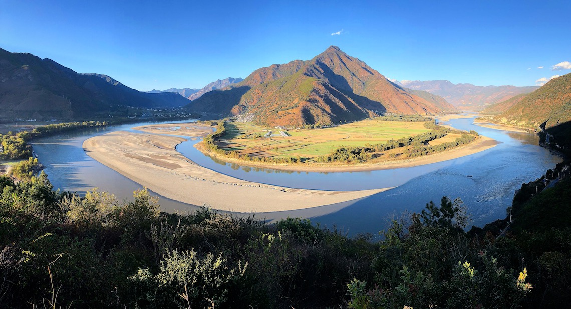 A view of the Yangzte River Ash Dykes