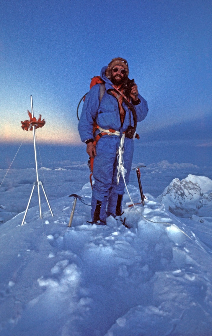 1975 Doug Scott on Everest summit (3)