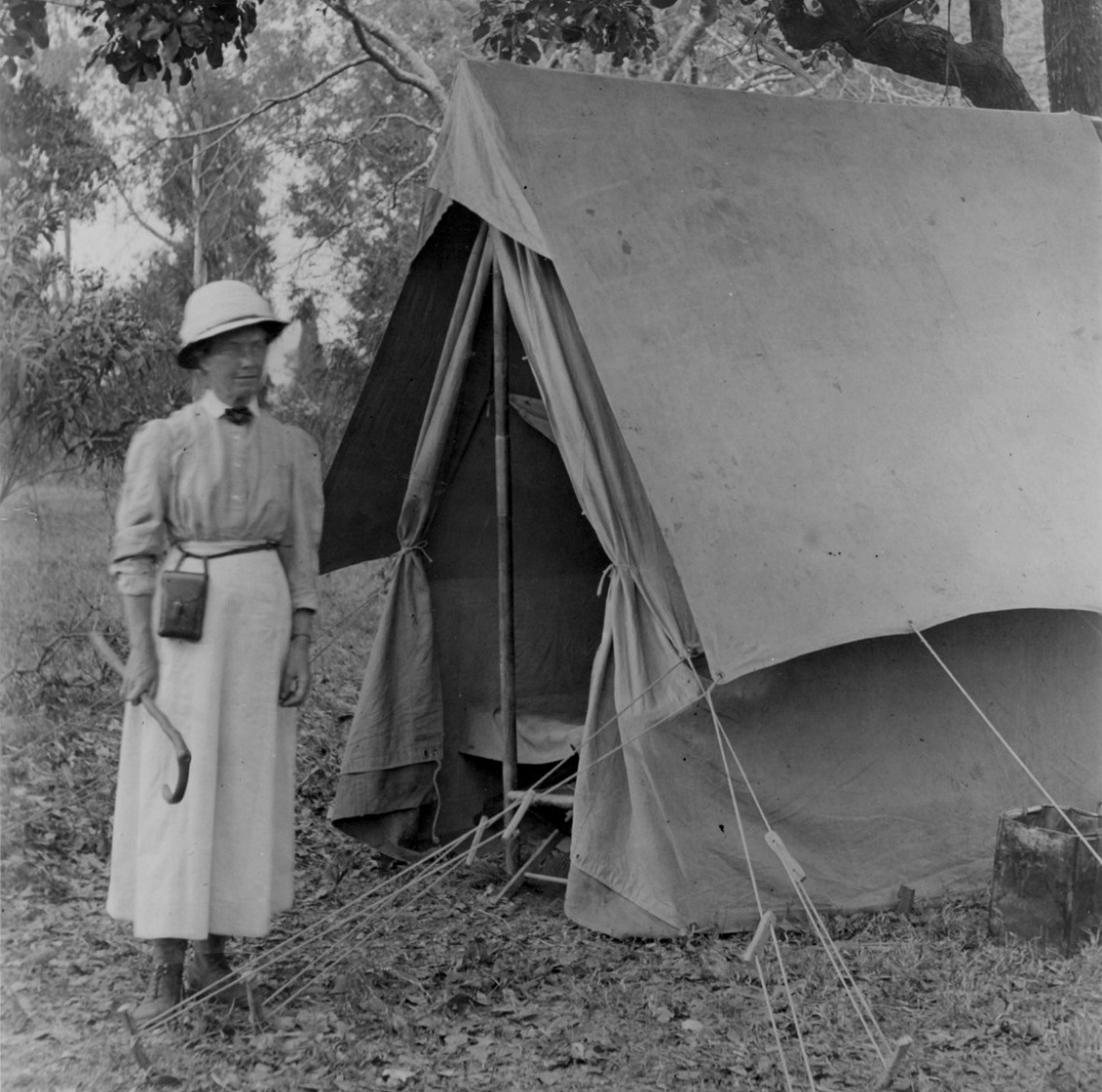 A self-sufficient lone traveller