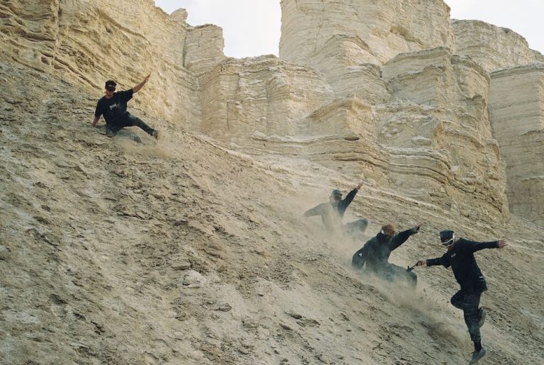 parkour in the desert