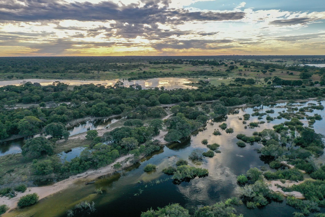 Aerial-view-of-the-Zambezi-river