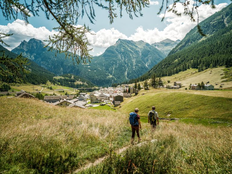 Hikers in Simplon-Dorf