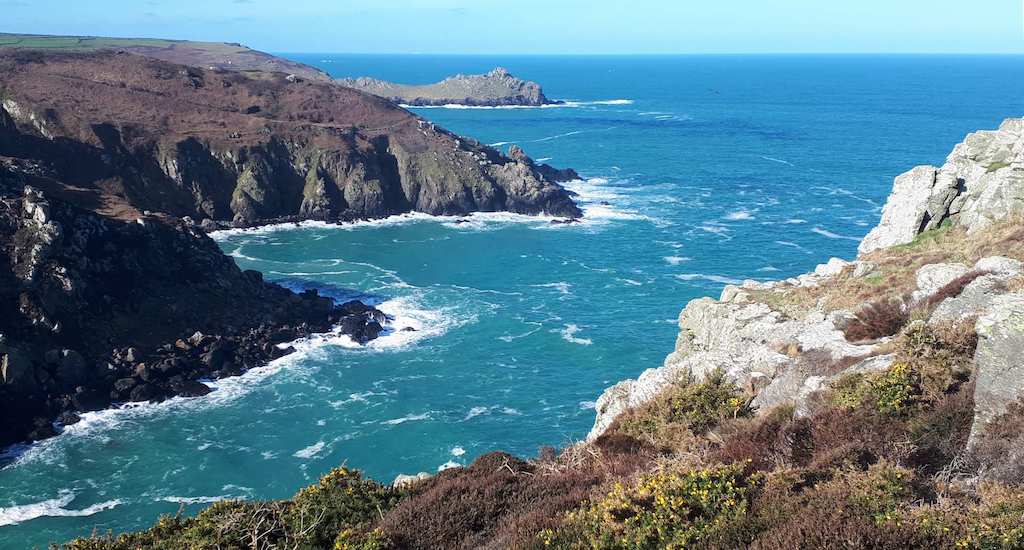 Land's End Round Contours Circular